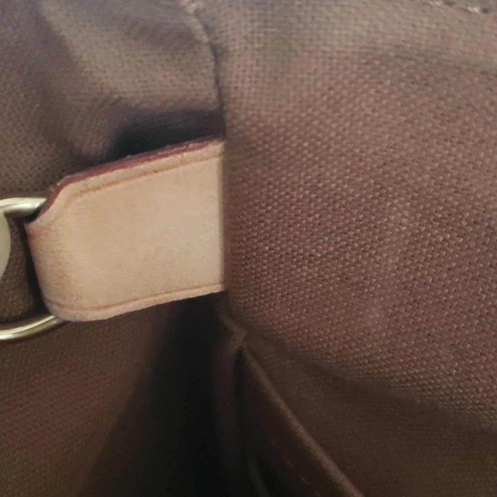 Louis Vuitton Monogram Canvas Crossbody Messenger in Brown/Gold
